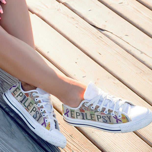 <h3>Shop <br/>Low Canvas Sneaker</h3>